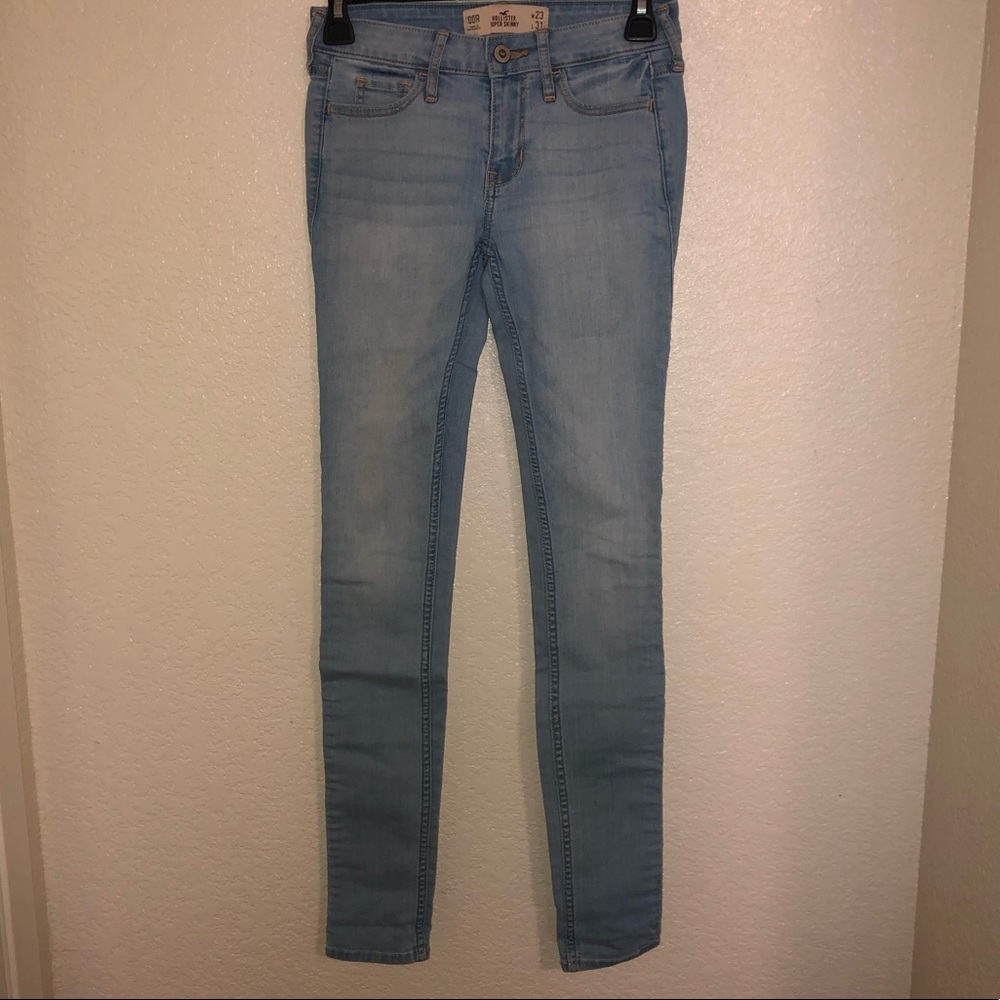 Hollister- Jeans